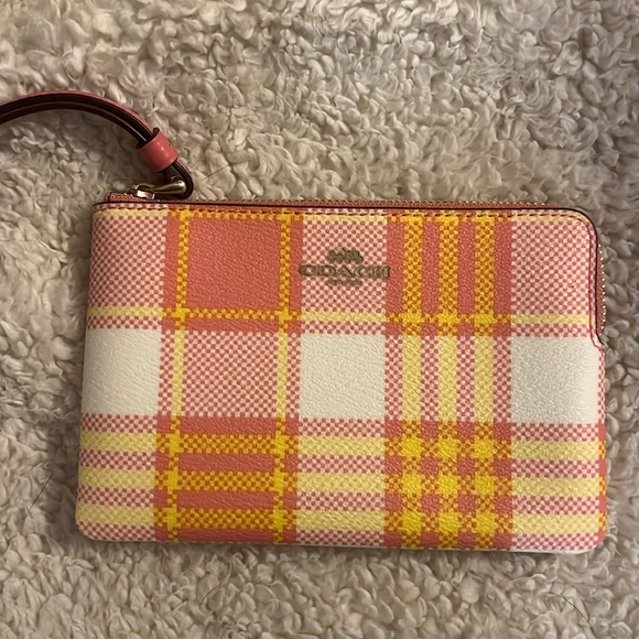 New (used once) 3 piece Pink Taffy Plaid matching Coach set! - Picture 5 of 9